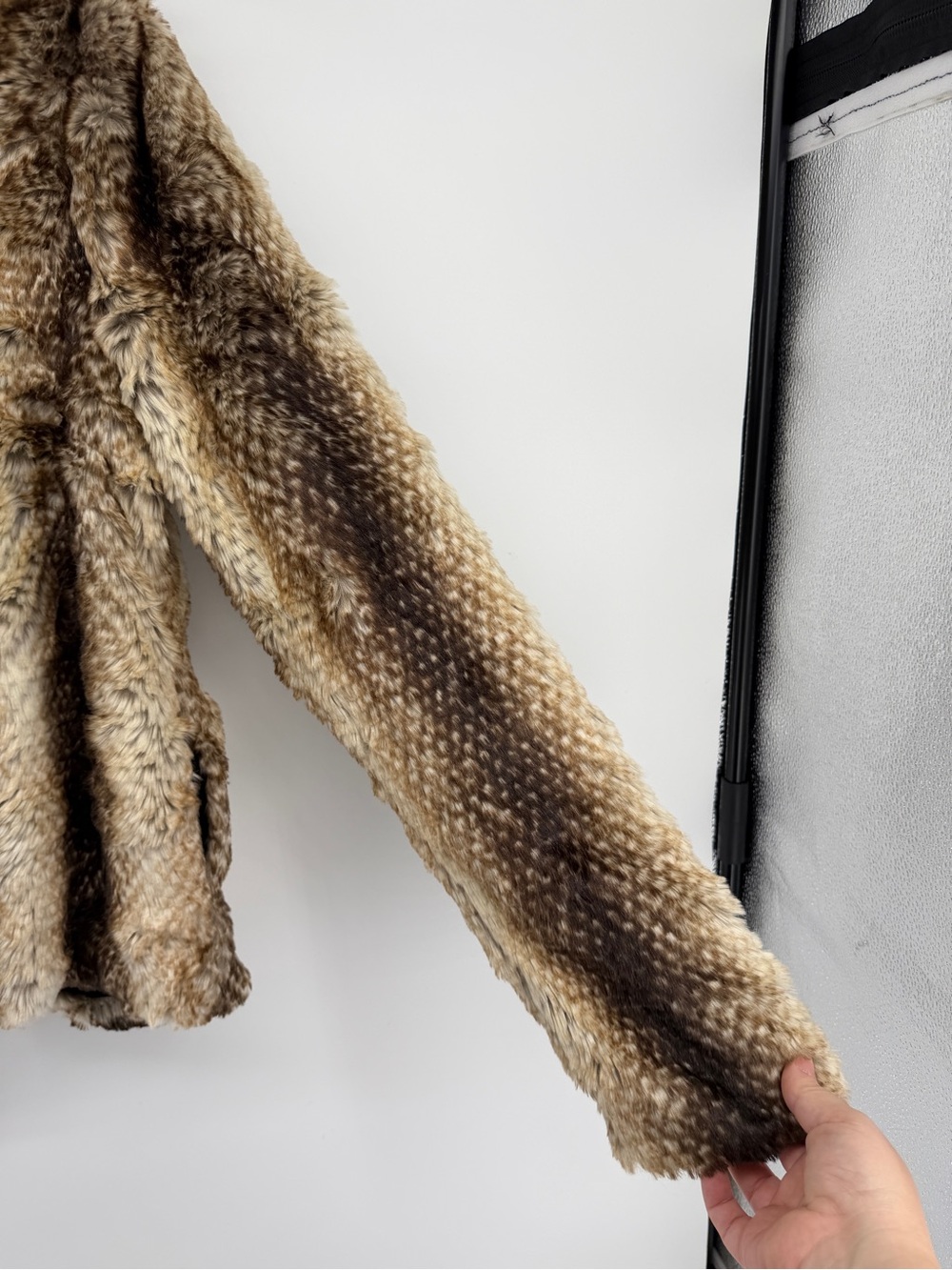 Show Me Your Mumu Mob Wife Boho Glam Whimsigoth Brown Faux Fur Crop Jacket S - Picture 9 of 13